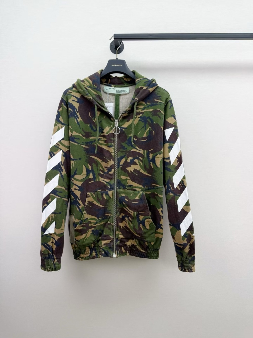 🚩steal Off-White Green Camouflage Zip-Up Hoodie with White Sleeve Diagonals